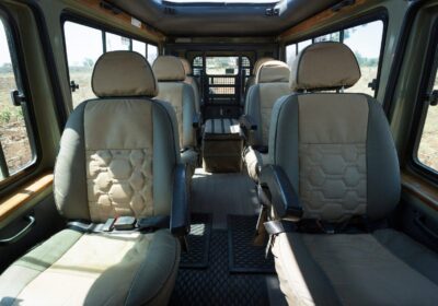 safari vehicles in Africa